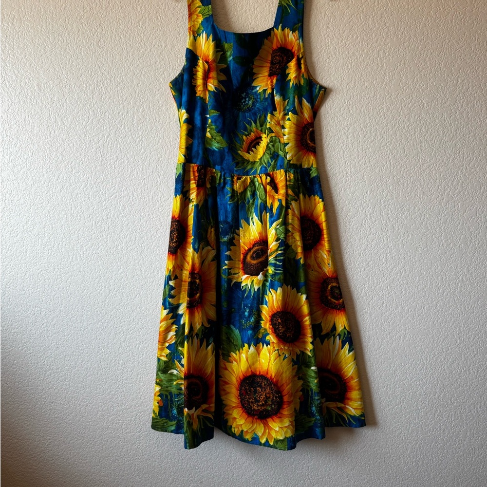 Sunflower Print Sleeveless Retrolicious Dress